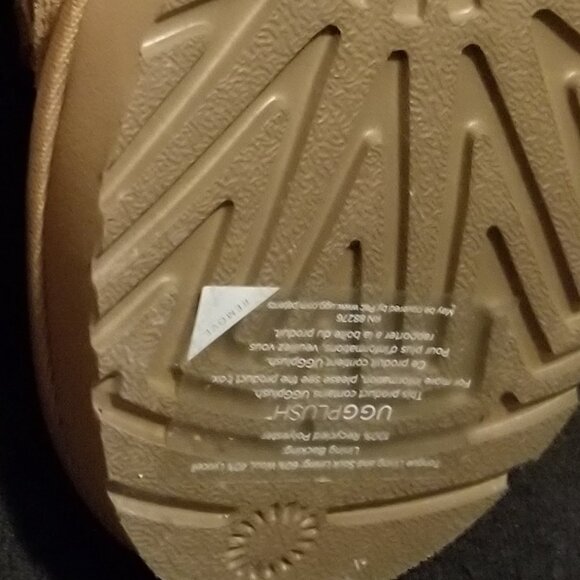 Brand New In Box 6W Lowmel Ugg Sneaker With Tags - Picture 8 of 9